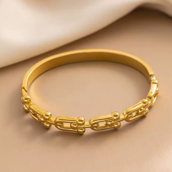 NEW ✨️ Gold-Tone Stainless STEEL U-Shaped Horseshoe Bangle Bracelet - Picture 10 of 12